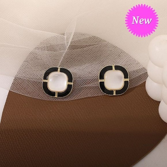 Valeria Ann Elegant Composure Square Stud Earrings Black Cream Gold Gift Boxed - Picture 8 of 8